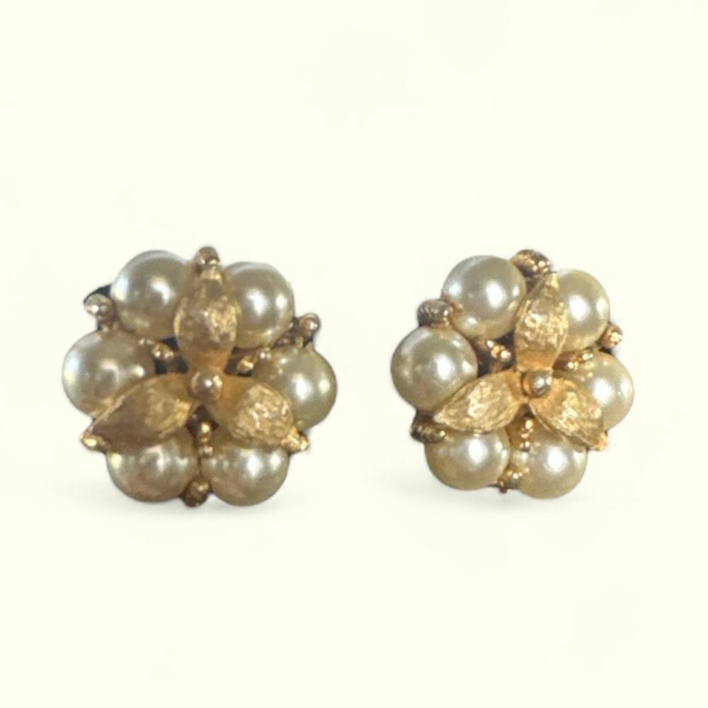 Vintage 1960s Faux Pearl Cluster Clip-On Earrings - Elegant Statement Jewelry